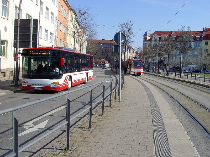 KT4D und Bus (Dienstfahrt) am Leipziger Platz