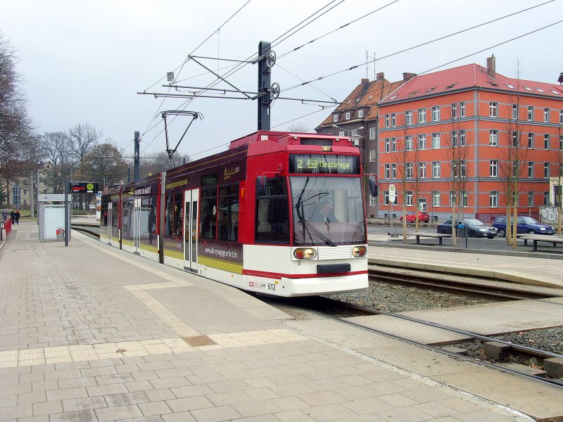 Niederflurbahn 612 auf dem Weg zur Messe am Gothaer Platz