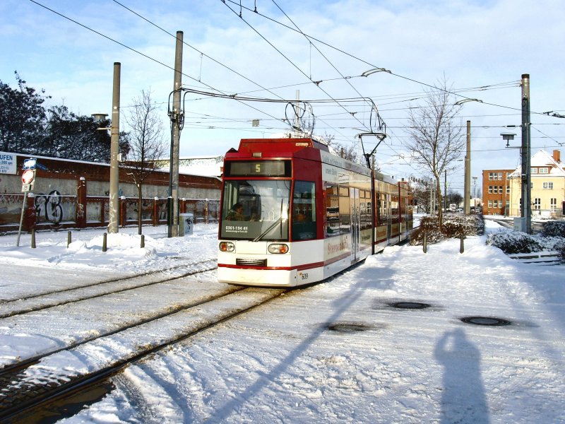 Niederflurbahn Linie 5 an der Grubenstrasse