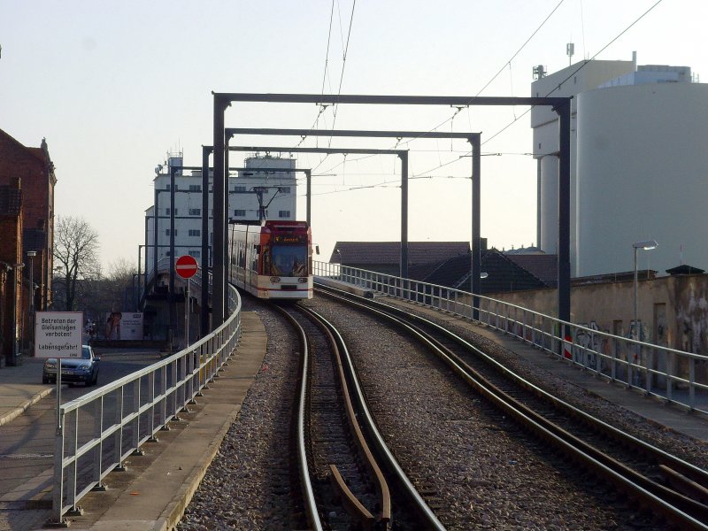 Noiederflurbahn der Linie 5 auf der Nordbahnhofbrcke