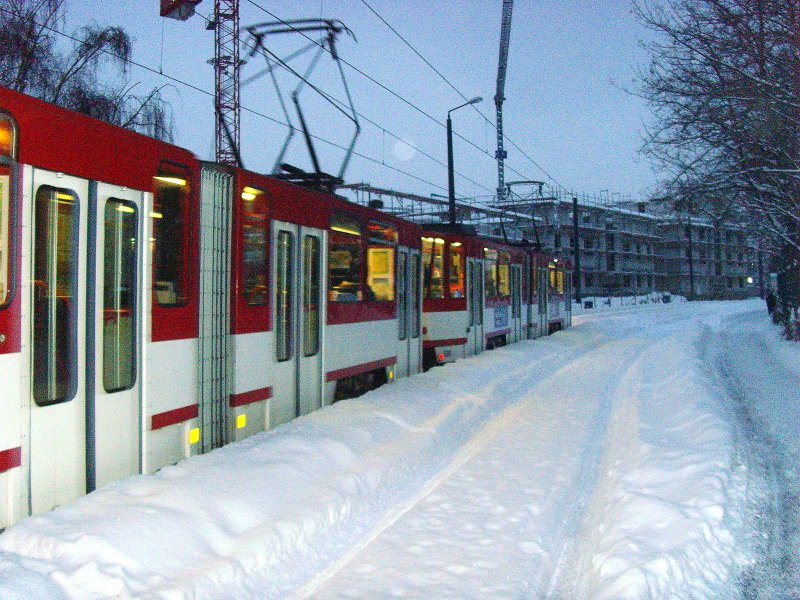 Tatra-Zug kurz vor der Hst Arbeitsagentur stadteinwrts