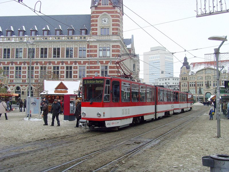 Tatra-Zug der Linie 5 auf dem Anger