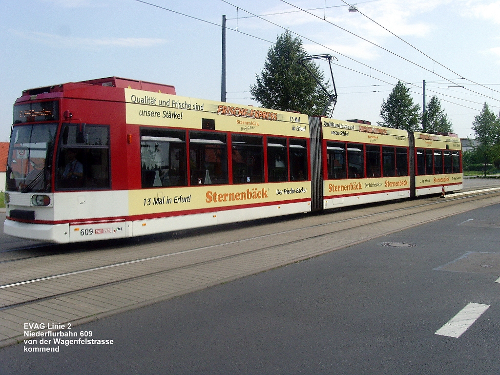 Niederflurbahn bei der Wagenfeldstrasse, 2011